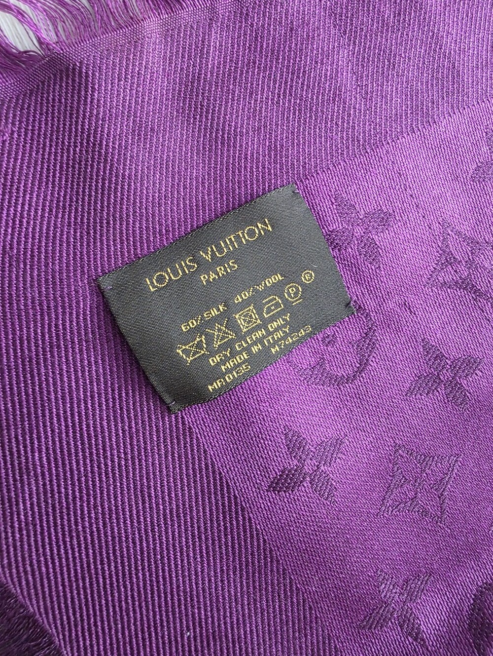 Auth Louis Vuitton Monogram Classic Purple Shawl Scarf - Picture 7 of 10
